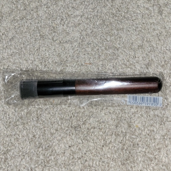 The Body Shop Buffing Brush - Picture 2 of 3